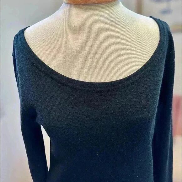 Long sleeve lightweight sweater with wide scoop neckline. Staple for fall. - Picture 2 of 7